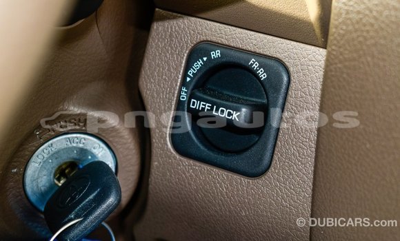 Buy Import Toyota Land Cruiser Beige Car in Import - Dubai in Enga Buy Import Toyota Land Cruiser Beige Car in Import - Dubai in Enga