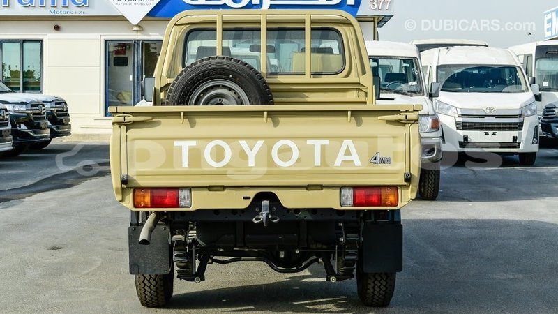 Big with watermark toyota land cruiser enga import dubai 5314
