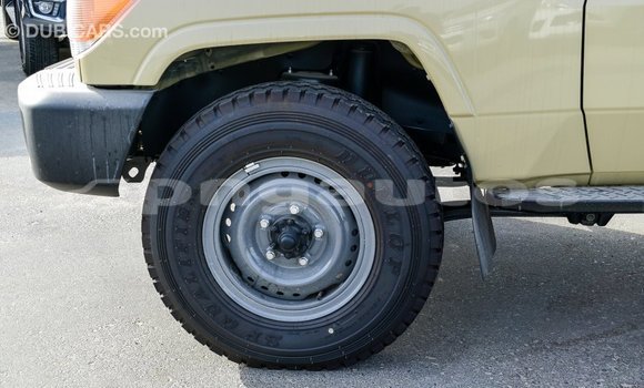 Buy Import Toyota Land Cruiser Beige Car in Import - Dubai in Enga Buy Import Toyota Land Cruiser Beige Car in Import - Dubai in Enga