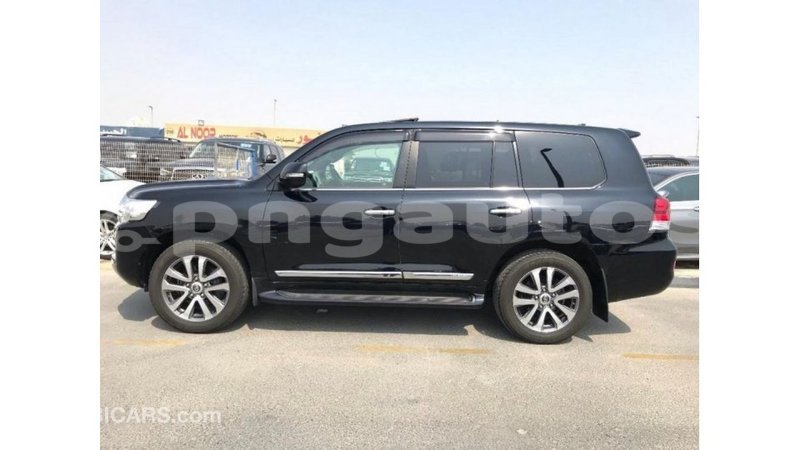 Big with watermark toyota land cruiser enga import dubai 5316