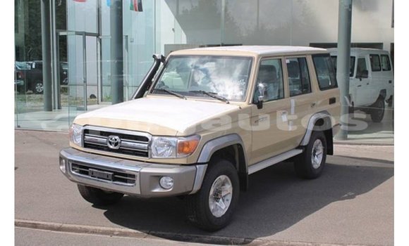 Buy Import Toyota Land Cruiser Beige Car in Import - Dubai in Enga Buy Import Toyota Land Cruiser Beige Car in Import - Dubai in Enga