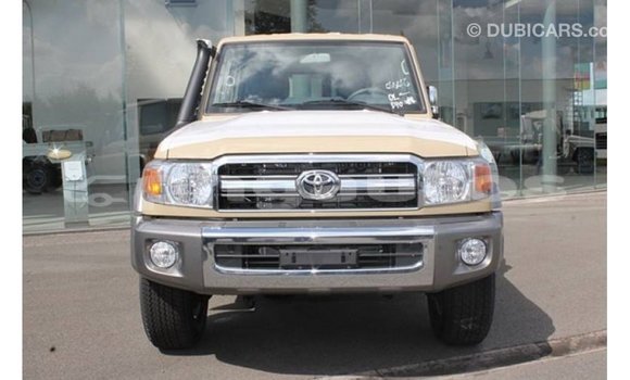Buy Import Toyota Land Cruiser Beige Car in Import - Dubai in Enga Buy Import Toyota Land Cruiser Beige Car in Import - Dubai in Enga