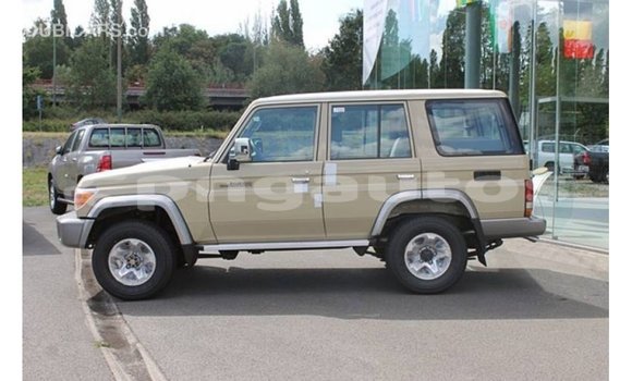 Buy Import Toyota Land Cruiser Beige Car in Import - Dubai in Enga Buy Import Toyota Land Cruiser Beige Car in Import - Dubai in Enga