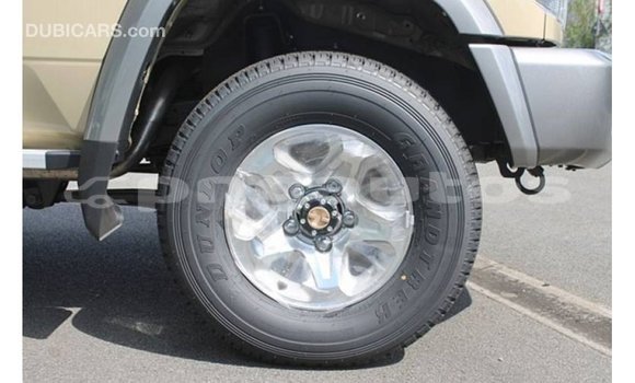 Buy Import Toyota Land Cruiser Beige Car in Import - Dubai in Enga Buy Import Toyota Land Cruiser Beige Car in Import - Dubai in Enga
