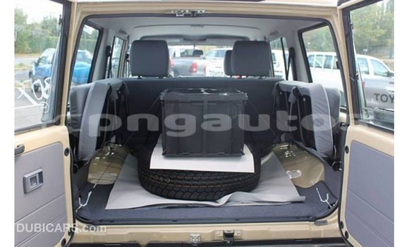 Buy Import Toyota Land Cruiser Beige Car in Import - Dubai in Enga Buy Import Toyota Land Cruiser Beige Car in Import - Dubai in Enga