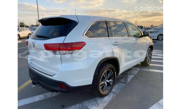 Buy Import Toyota Highlander White Car in Import - Dubai in Enga Buy Import Toyota Highlander White Car in Import - Dubai in Enga
