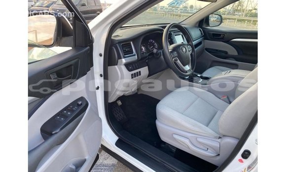 Buy Import Toyota Highlander White Car in Import - Dubai in Enga Buy Import Toyota Highlander White Car in Import - Dubai in Enga