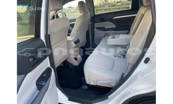 Buy Import Toyota Highlander White Car in Import - Dubai in Enga Buy Import Toyota Highlander White Car in Import - Dubai in Enga