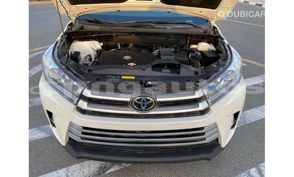 Buy Import Toyota Highlander White Car in Import - Dubai in Enga Buy Import Toyota Highlander White Car in Import - Dubai in Enga