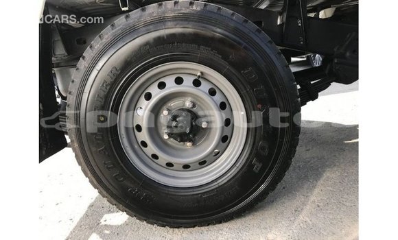 Buy Import Toyota Land Cruiser White Car in Import - Dubai in Enga Buy Import Toyota Land Cruiser White Car in Import - Dubai in Enga