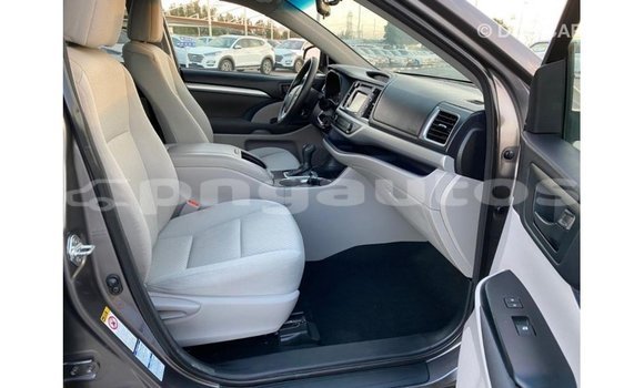 Buy Import Toyota Highlander Other Car in Import - Dubai in Enga Buy Import Toyota Highlander Other Car in Import - Dubai in Enga