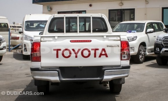 Buy Import Toyota Hilux White Car in Import - Dubai in Enga Buy Import Toyota Hilux White Car in Import - Dubai in Enga