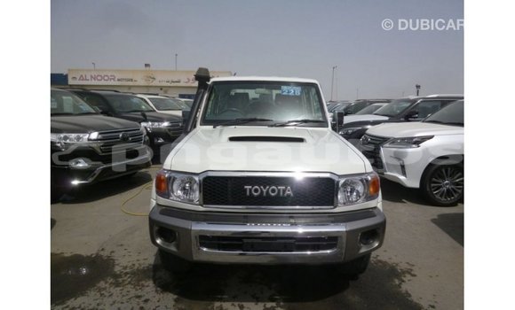 Buy Import Toyota Land Cruiser White Car in Import - Dubai in Enga Buy Import Toyota Land Cruiser White Car in Import - Dubai in Enga