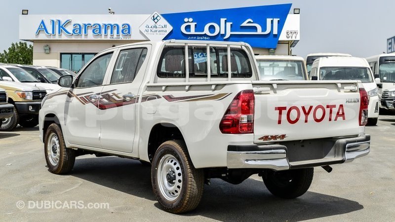 Big with watermark toyota hilux enga import dubai 5332