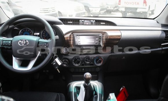 Buy Import Toyota Hilux White Car in Import - Dubai in Enga Buy Import Toyota Hilux White Car in Import - Dubai in Enga