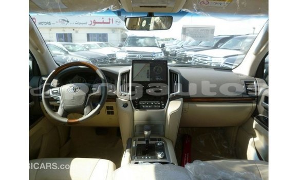 Buy Import Toyota Land Cruiser Other Car in Import - Dubai in Enga Buy Import Toyota Land Cruiser Other Car in Import - Dubai in Enga