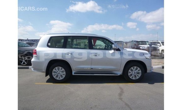 Buy Import Toyota Land Cruiser Other Car in Import - Dubai in Enga Buy Import Toyota Land Cruiser Other Car in Import - Dubai in Enga