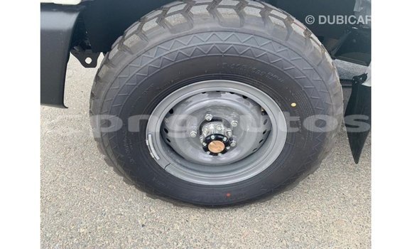 Buy Import Toyota Land Cruiser White Car in Import - Dubai in Enga Buy Import Toyota Land Cruiser White Car in Import - Dubai in Enga