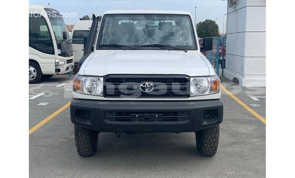 Buy Import Toyota Land Cruiser White Car in Import - Dubai in Enga Buy Import Toyota Land Cruiser White Car in Import - Dubai in Enga