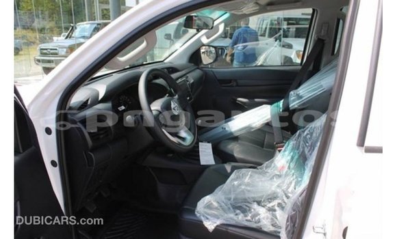 Buy Import Toyota Hilux White Car in Import - Dubai in Enga Buy Import Toyota Hilux White Car in Import - Dubai in Enga