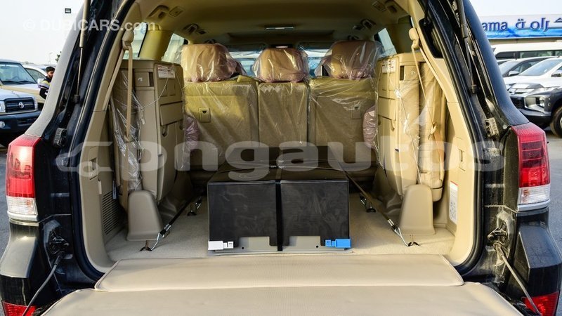 Big with watermark toyota land cruiser enga import dubai 5368