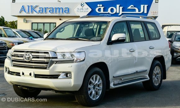 Buy Import Toyota Land Cruiser White Car in Import - Dubai in Enga Buy Import Toyota Land Cruiser White Car in Import - Dubai in Enga