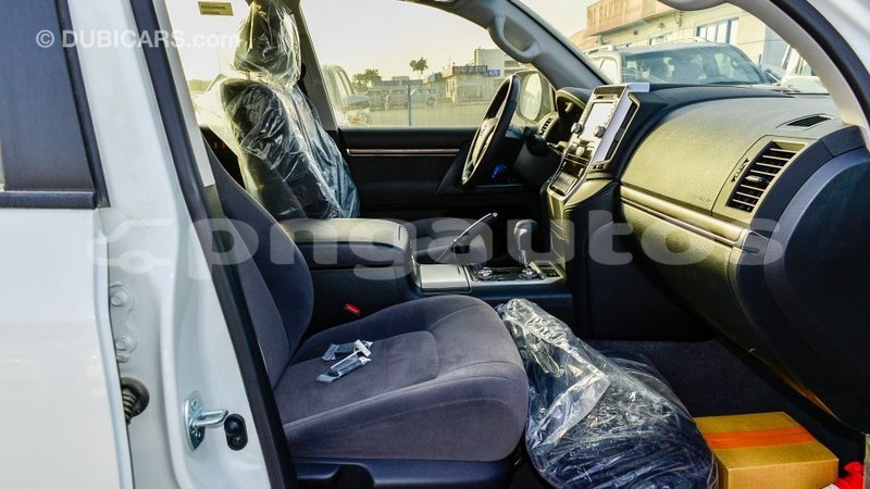 Big with watermark toyota land cruiser enga import dubai 5369