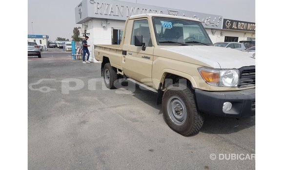 Buy Import Toyota Land Cruiser Beige Car in Import - Dubai in Enga Buy Import Toyota Land Cruiser Beige Car in Import - Dubai in Enga