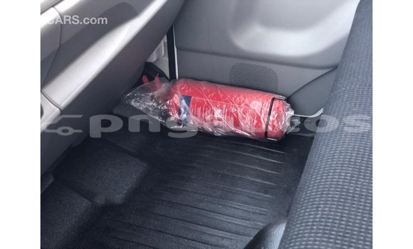 Buy Import Mitsubishi L400 White Truck in Import - Dubai in Enga Buy Import Mitsubishi L400 White Truck in Import - Dubai in Enga