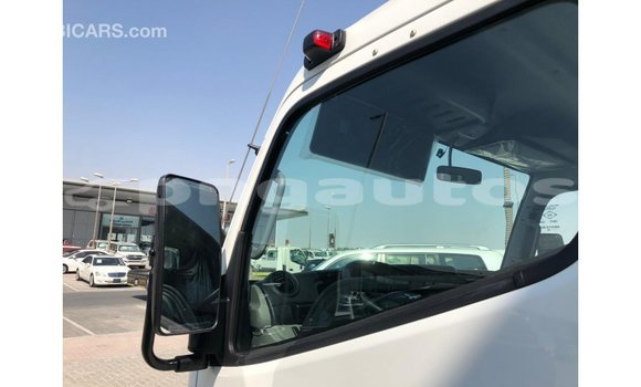 Buy Import Mitsubishi L400 White Truck in Import - Dubai in Enga Buy Import Mitsubishi L400 White Truck in Import - Dubai in Enga