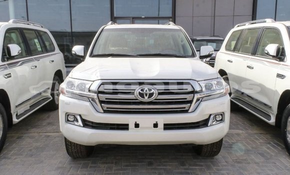 Buy Import Toyota Land Cruiser White Car in Import - Dubai in Enga Buy Import Toyota Land Cruiser White Car in Import - Dubai in Enga