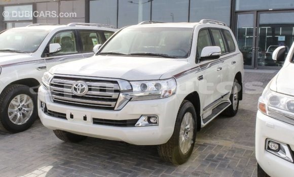 Buy Import Toyota Land Cruiser White Car in Import - Dubai in Enga Buy Import Toyota Land Cruiser White Car in Import - Dubai in Enga