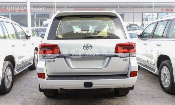 Buy Import Toyota Land Cruiser White Car in Import - Dubai in Enga Buy Import Toyota Land Cruiser White Car in Import - Dubai in Enga