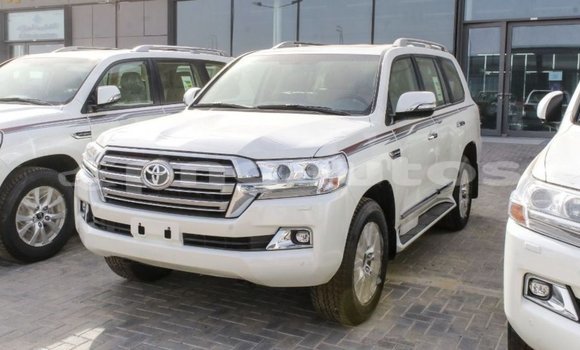 Buy Import Toyota Land Cruiser White Car in Import - Dubai in Enga Buy Import Toyota Land Cruiser White Car in Import - Dubai in Enga