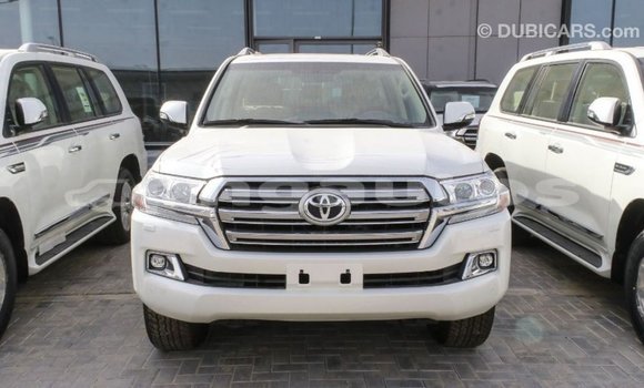Buy Import Toyota Land Cruiser White Car in Import - Dubai in Enga Buy Import Toyota Land Cruiser White Car in Import - Dubai in Enga