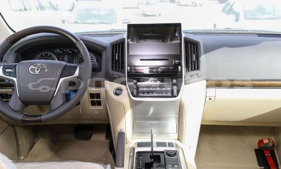 Buy Import Toyota Land Cruiser White Car in Import - Dubai in Enga Buy Import Toyota Land Cruiser White Car in Import - Dubai in Enga