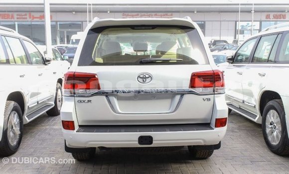 Buy Import Toyota Land Cruiser White Car in Import - Dubai in Enga Buy Import Toyota Land Cruiser White Car in Import - Dubai in Enga