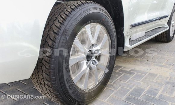 Buy Import Toyota Land Cruiser White Car in Import - Dubai in Enga Buy Import Toyota Land Cruiser White Car in Import - Dubai in Enga