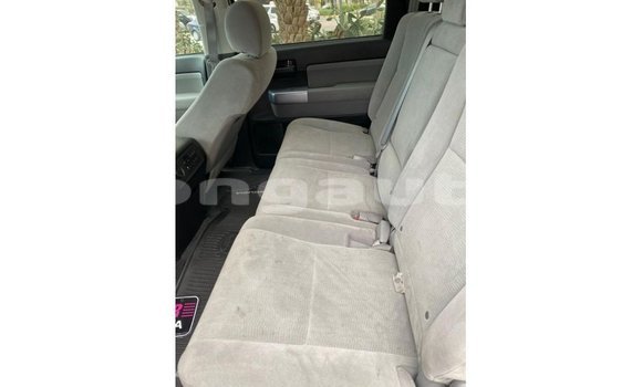 Buy Import Toyota Sequoia White Car in Import - Dubai in Enga Buy Import Toyota Sequoia White Car in Import - Dubai in Enga