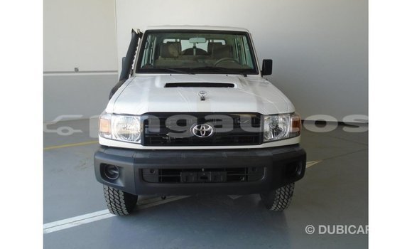 Buy Import Toyota Land Cruiser White Car in Import - Dubai in Enga Buy Import Toyota Land Cruiser White Car in Import - Dubai in Enga