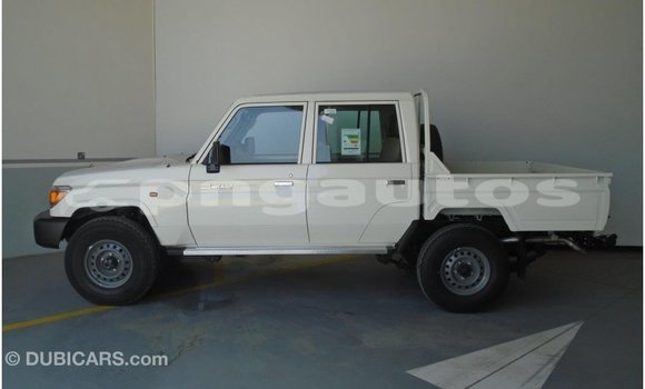 Buy Import Toyota Land Cruiser White Car in Import - Dubai in Enga Buy Import Toyota Land Cruiser White Car in Import - Dubai in Enga