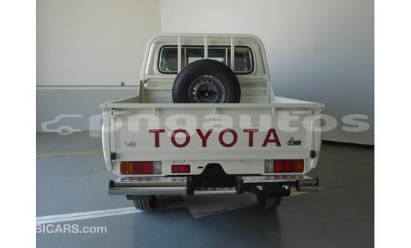 Buy Import Toyota Land Cruiser White Car in Import - Dubai in Enga Buy Import Toyota Land Cruiser White Car in Import - Dubai in Enga