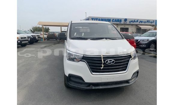 Buy Import Hyundai Cargo White Car in Import - Dubai in Enga Buy Import Hyundai Cargo White Car in Import - Dubai in Enga