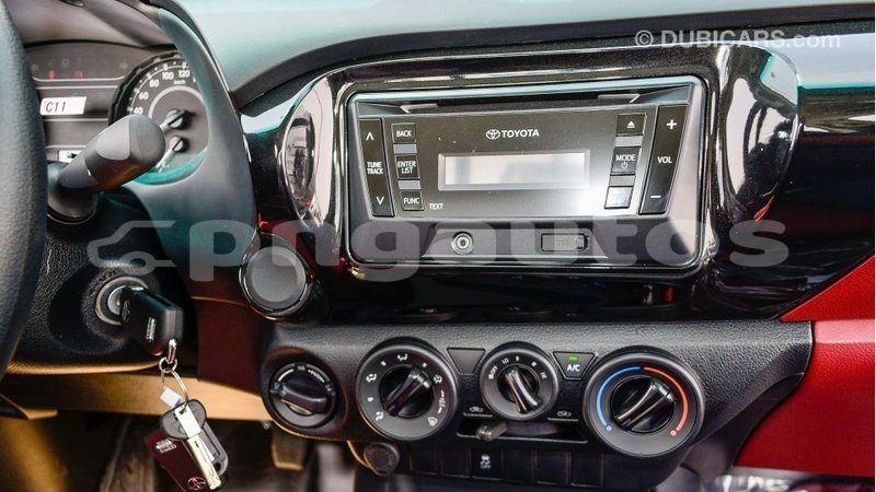 Big with watermark toyota hilux enga import dubai 5431