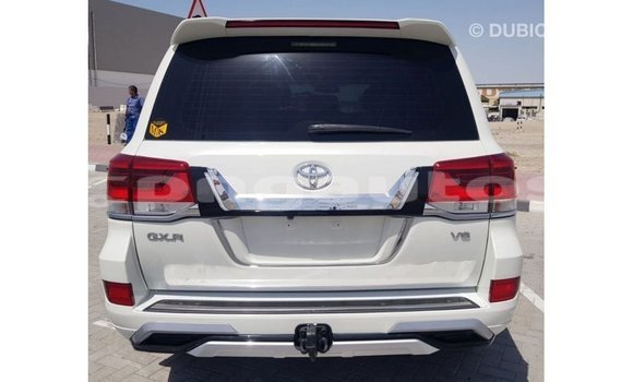 Buy Import Toyota Land Cruiser White Car in Import - Dubai in Enga Buy Import Toyota Land Cruiser White Car in Import - Dubai in Enga