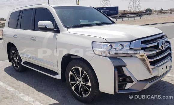 Buy Import Toyota Land Cruiser White Car in Import - Dubai in Enga Buy Import Toyota Land Cruiser White Car in Import - Dubai in Enga