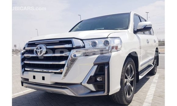 Buy Import Toyota Land Cruiser White Car in Import - Dubai in Enga Buy Import Toyota Land Cruiser White Car in Import - Dubai in Enga