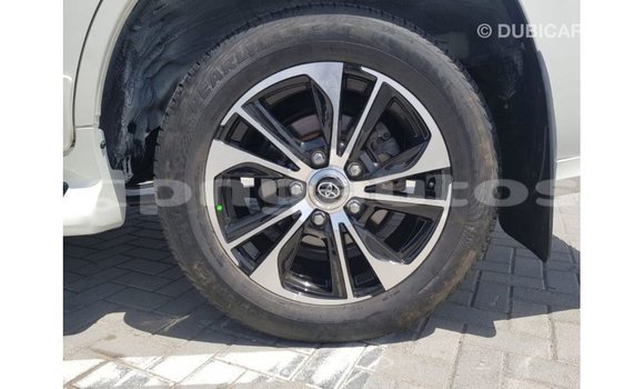 Buy Import Toyota Land Cruiser White Car in Import - Dubai in Enga Buy Import Toyota Land Cruiser White Car in Import - Dubai in Enga