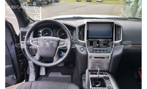 Buy Import Toyota Land Cruiser Other Car in Import - Dubai in Enga Buy Import Toyota Land Cruiser Other Car in Import - Dubai in Enga