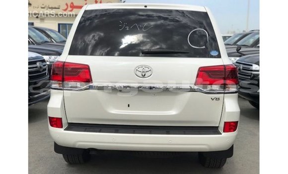 Buy Import Toyota Land Cruiser White Car in Import - Dubai in Enga Buy Import Toyota Land Cruiser White Car in Import - Dubai in Enga